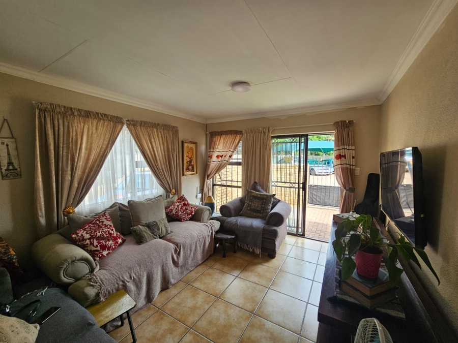 To Let 2 Bedroom Property for Rent in Vaalpark Free State